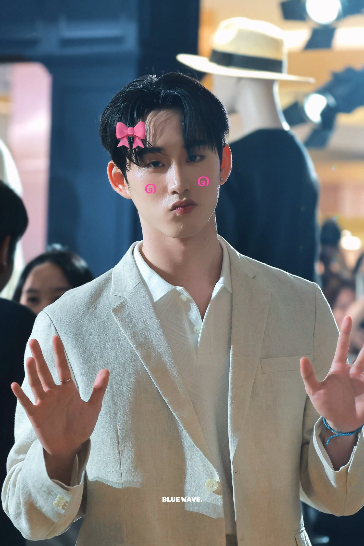 Latest photo of Est Supha Sangaworawong