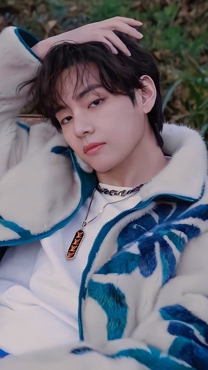 김태형 (뷔) 커뮤니티에서 인기있는 오늘의 배경화면