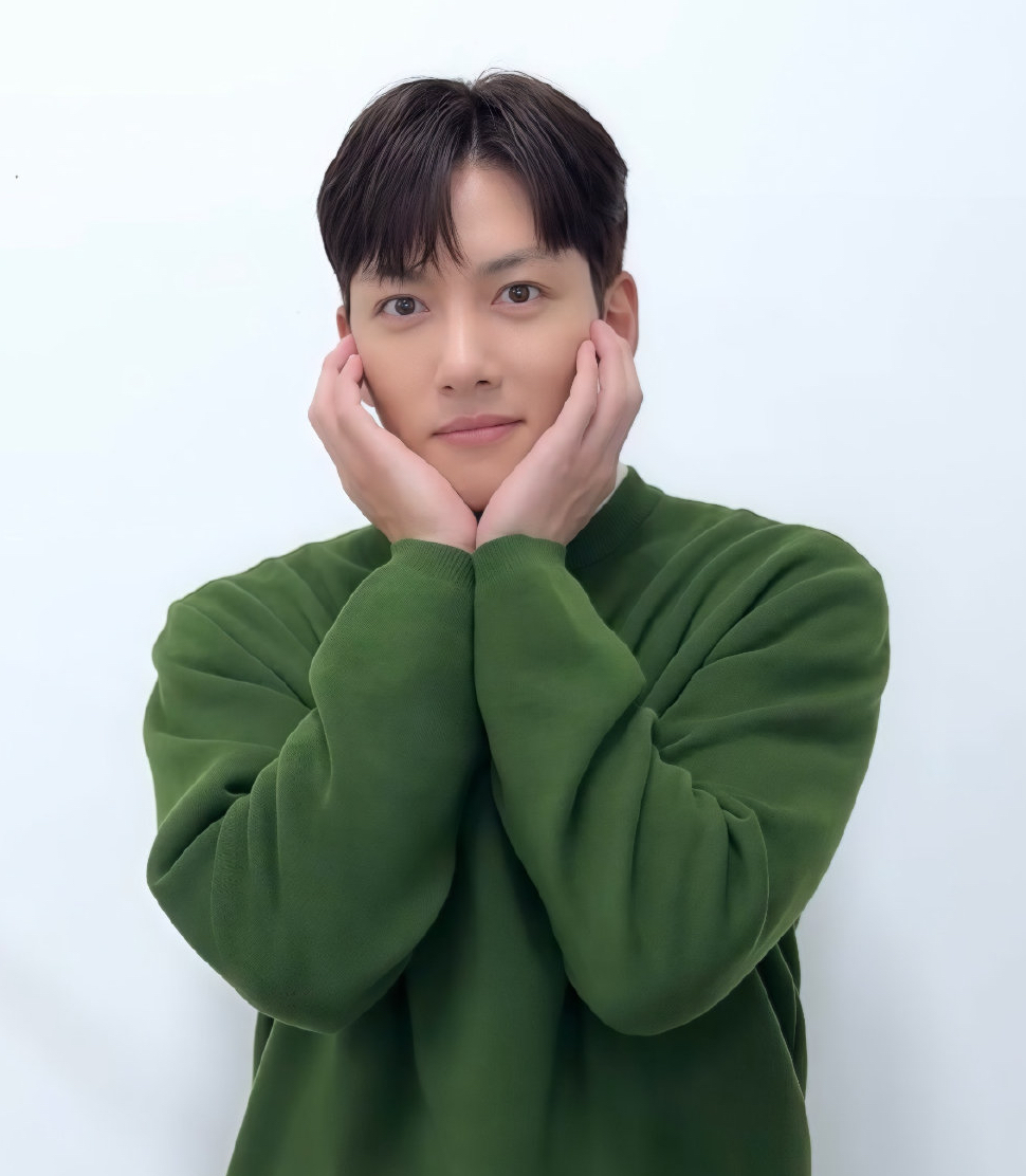 Behind-the-scenes cut of Ji Changwook