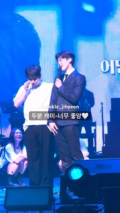 Today's popular wallpaper in Park Jihyeon community