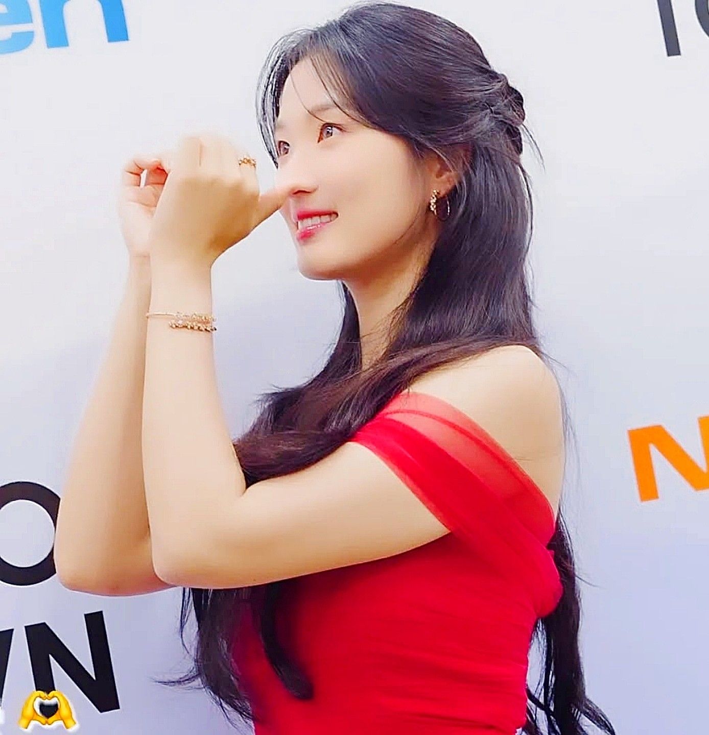 Behind-the-scenes cut of Kim Hyeyoon