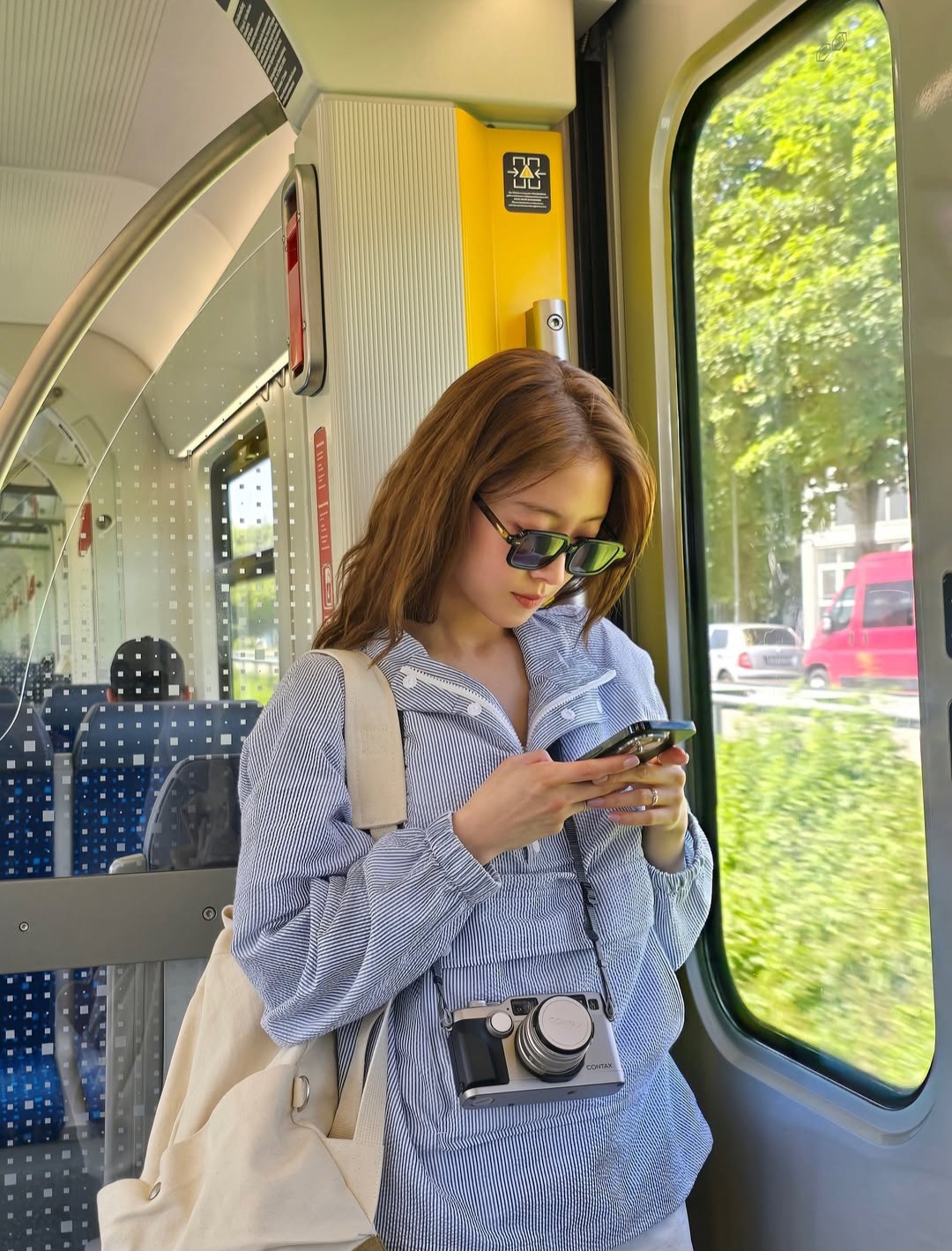 A moment captured by a fan of Lee Seyoung