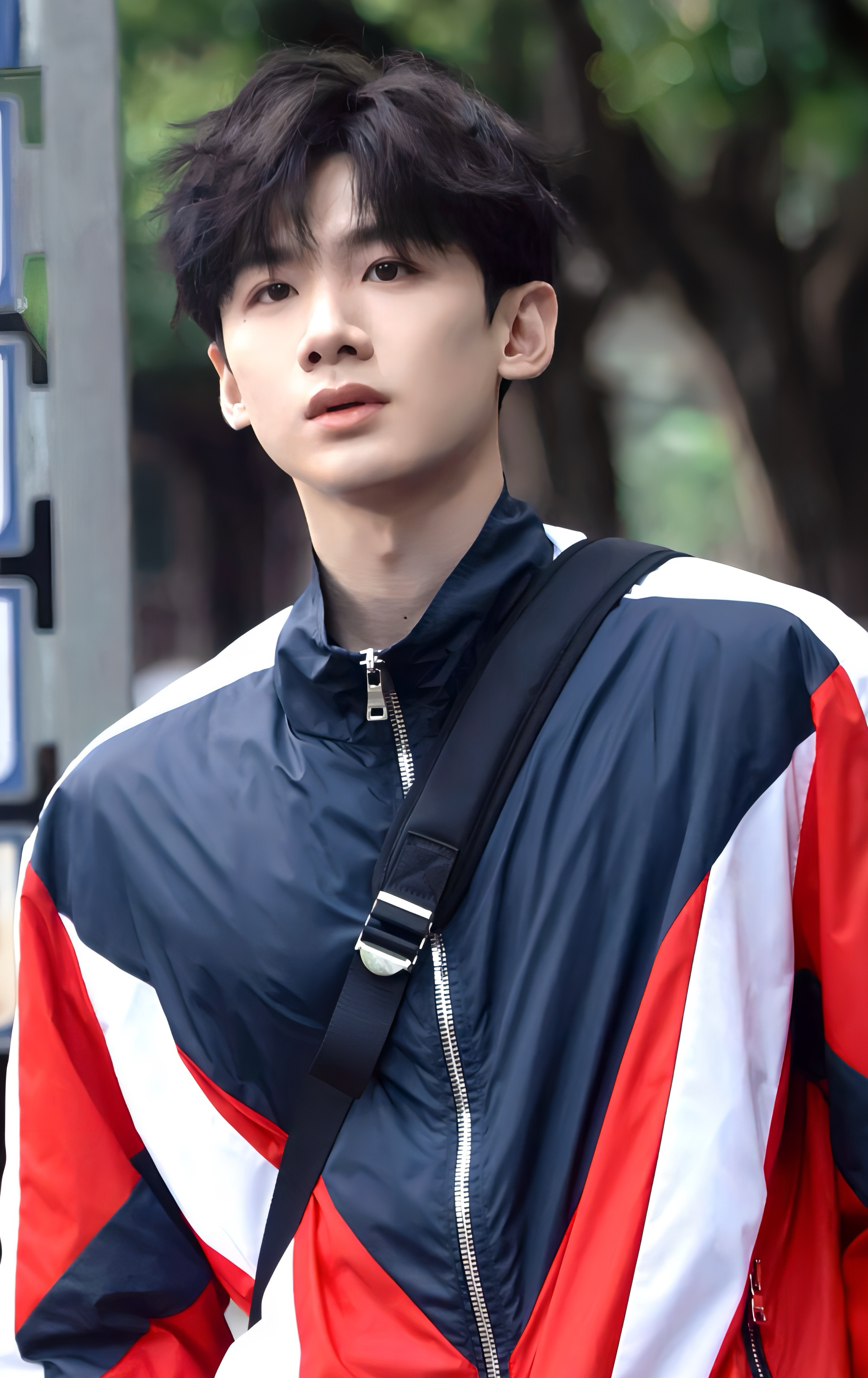 Behind-the-scenes cut of Bai Jingting