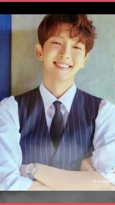 Emotional wallpaper shared by fans for Lee Joongi