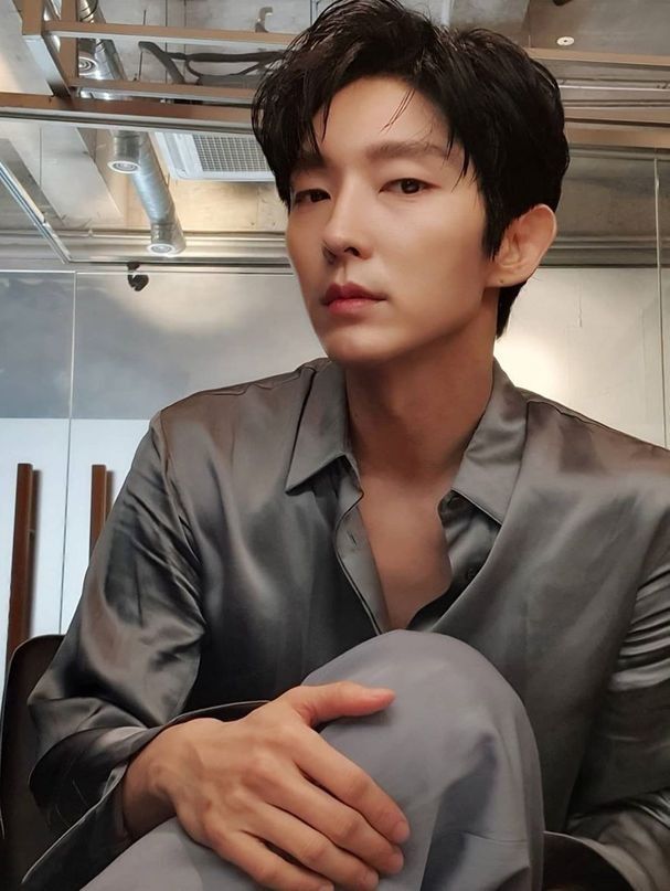 A moment captured by a fan of Lee Joongi