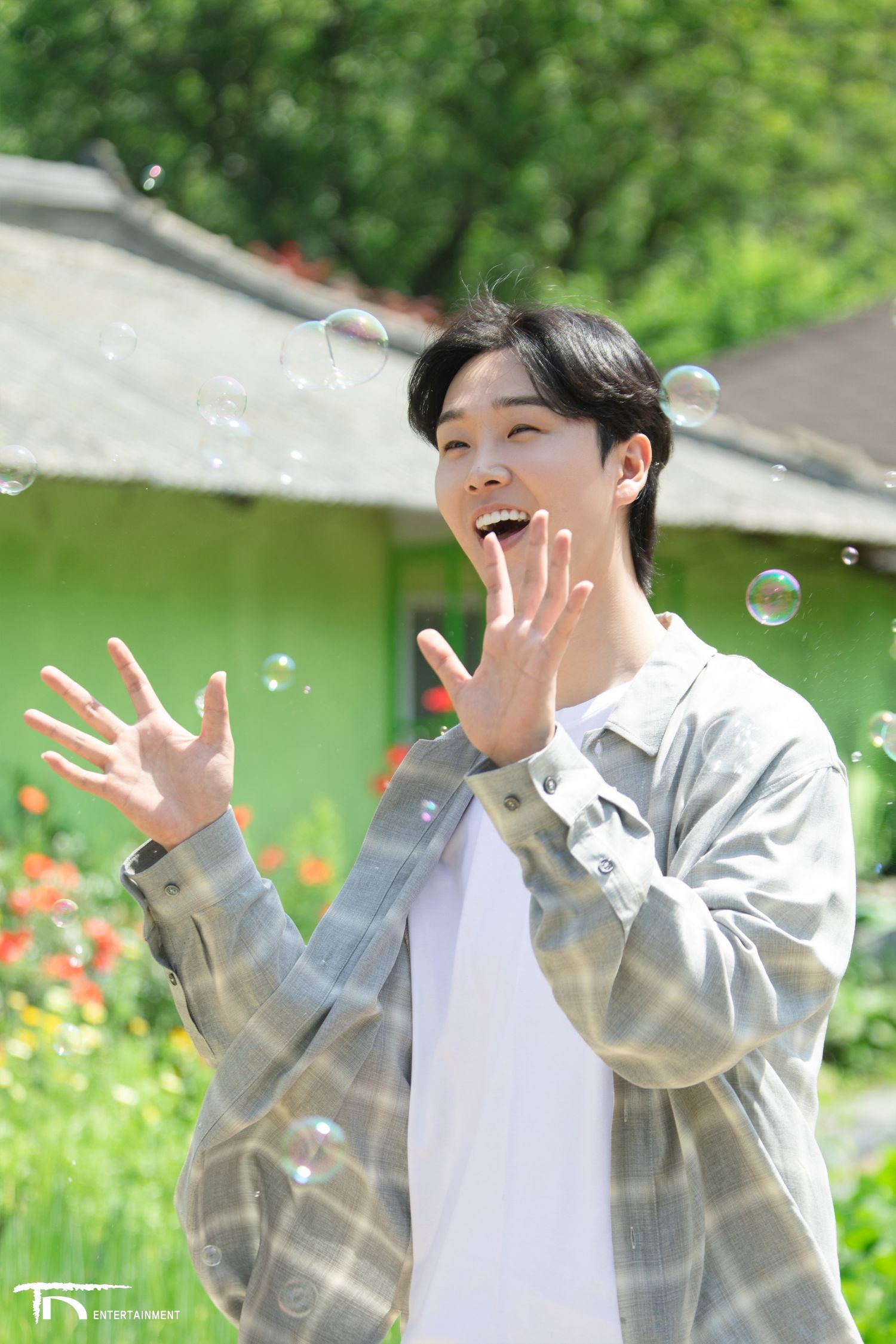Recent activity shot of Song Minjun