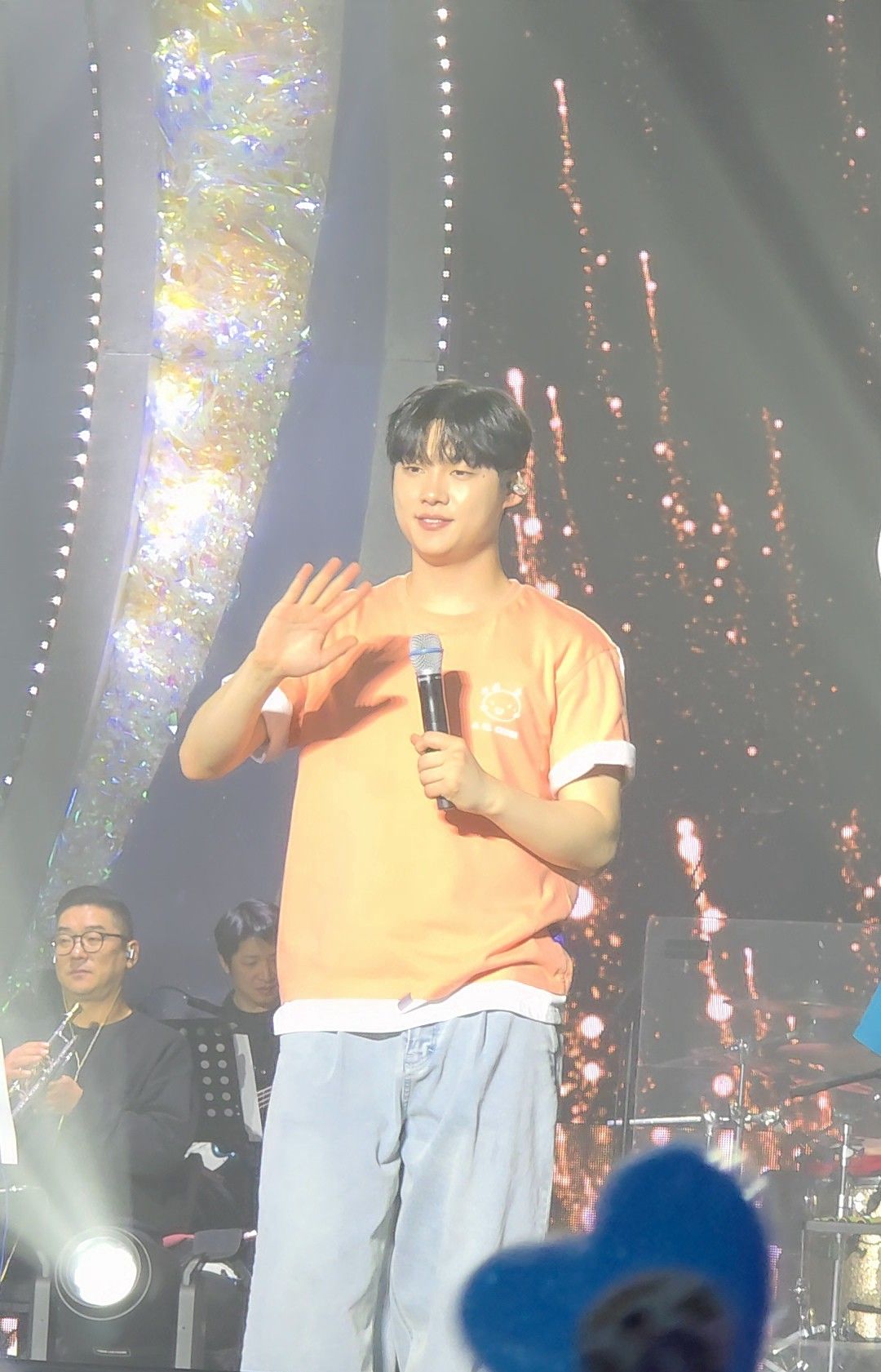 A moment captured by a fan of Choi Jaemyeong