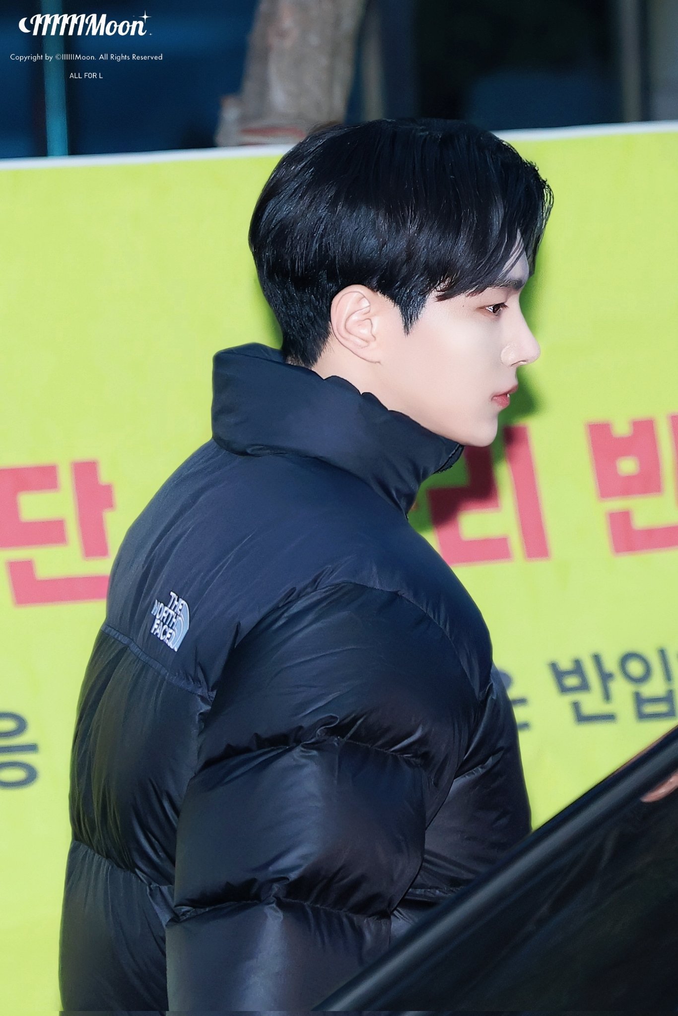 Behind-the-scenes cut of Kim Myungsoo (L)