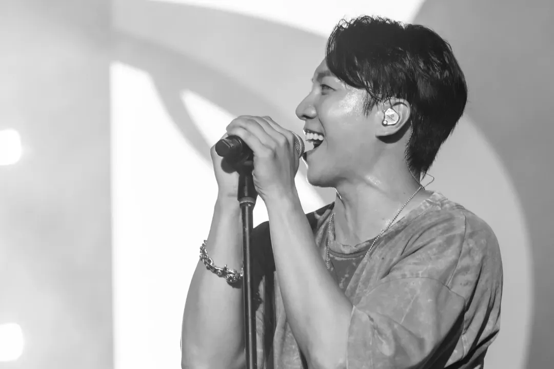 Behind-the-scenes cut of Lee Seunggi