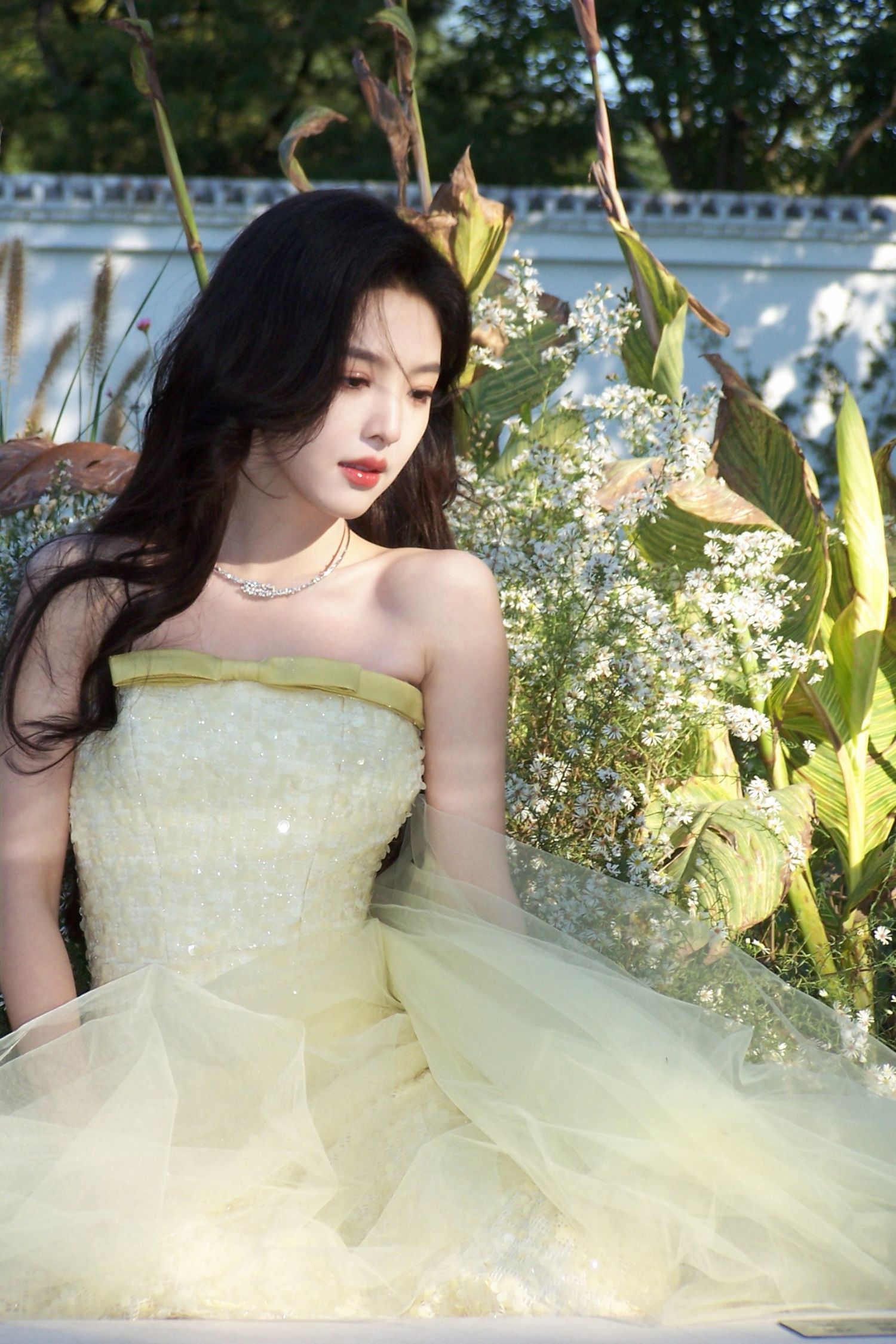 Behind-the-scenes cut of Zhang Ruonan