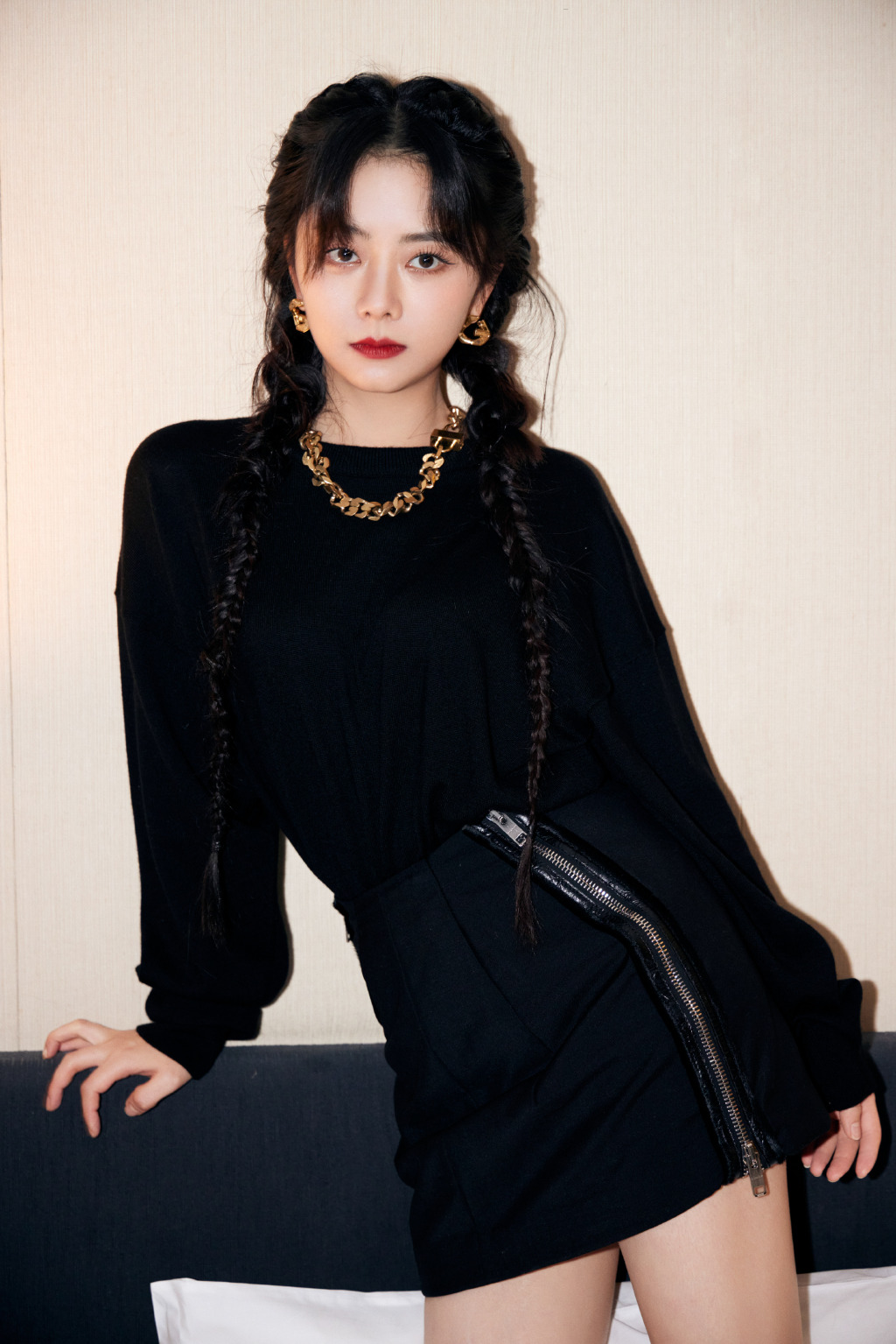 Behind-the-scenes cut of Tan Song Yun