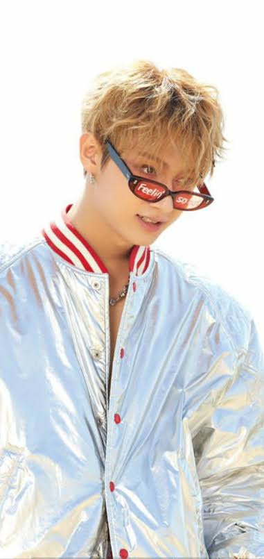 Emotional wallpaper shared by fans for Wen Junhui