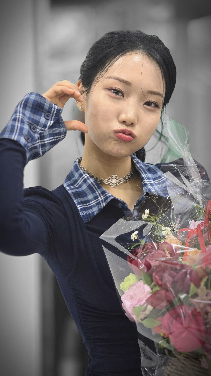 Kim Soyeon (2004) background image recommended by Choeaedol Celeb fandom