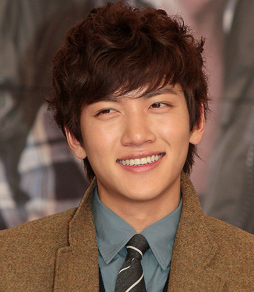 粉絲拍下的池昌旭瞬間