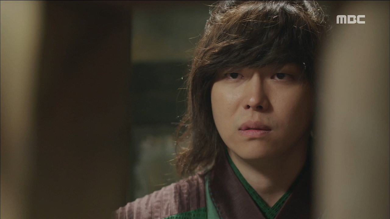 A moment captured by a fan of Yoon Kyunsang