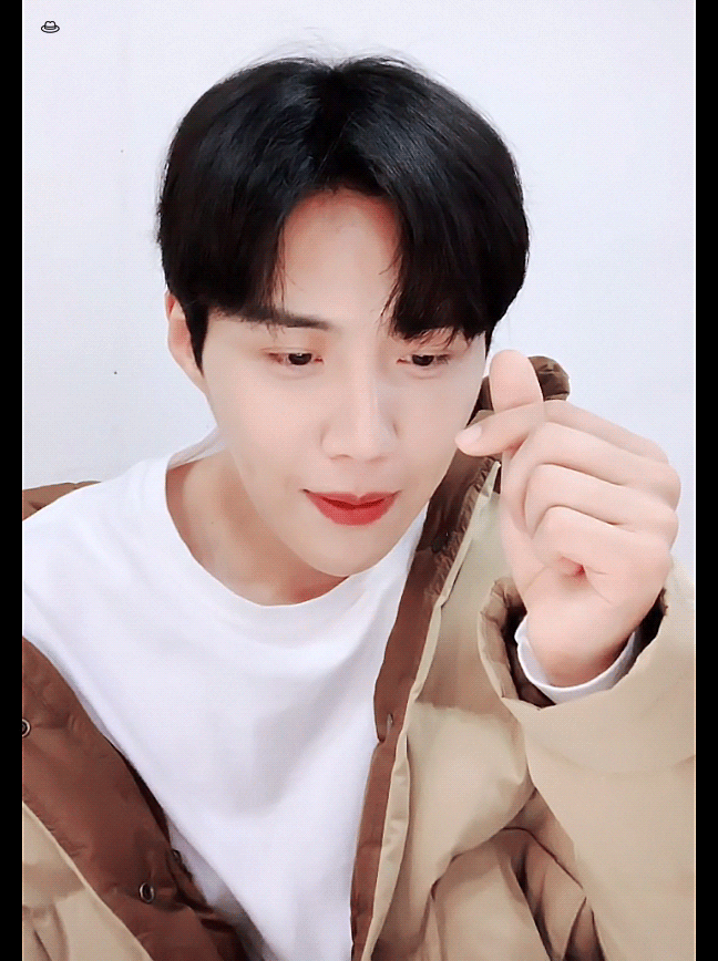 Behind-the-scenes cut of Kim Seonho