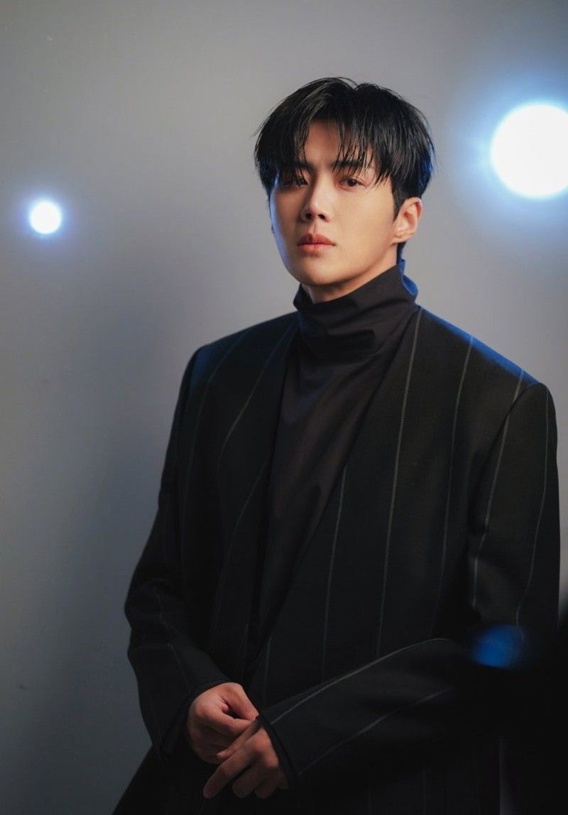 Behind-the-scenes cut of Kim Seonho