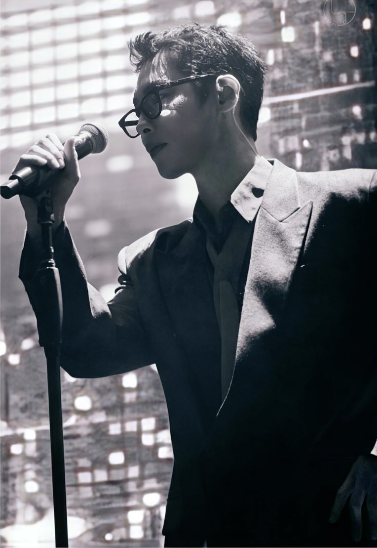 Recent activity shot of Lee Jaewook