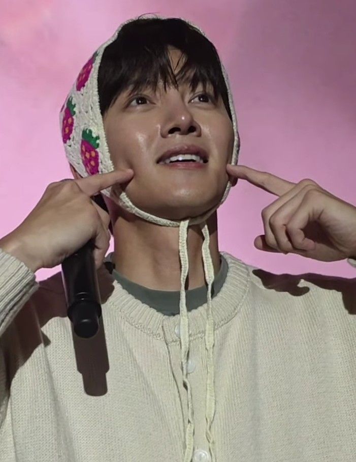 Behind-the-scenes cut of Ji Changwook