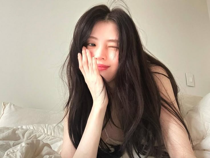 Behind-the-scenes cut of Han Sohee