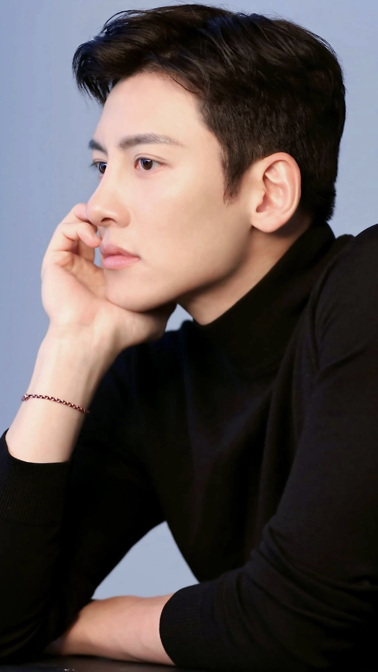Emotional wallpaper shared by fans for Ji Changwook