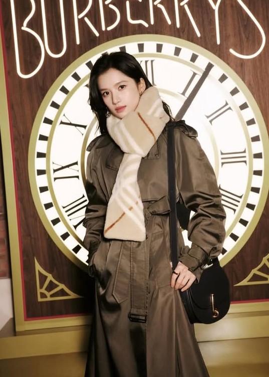 Behind-the-scenes cut of Jingyi Zhang