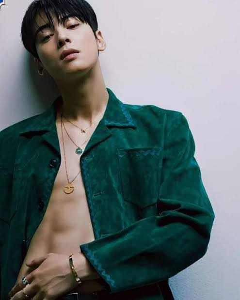 Latest photo of Cha Eunwoo