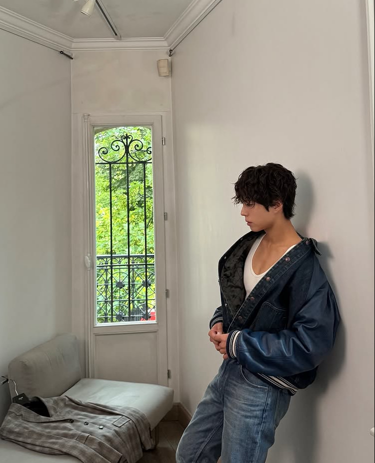 Recent activity shot of Park Bogum