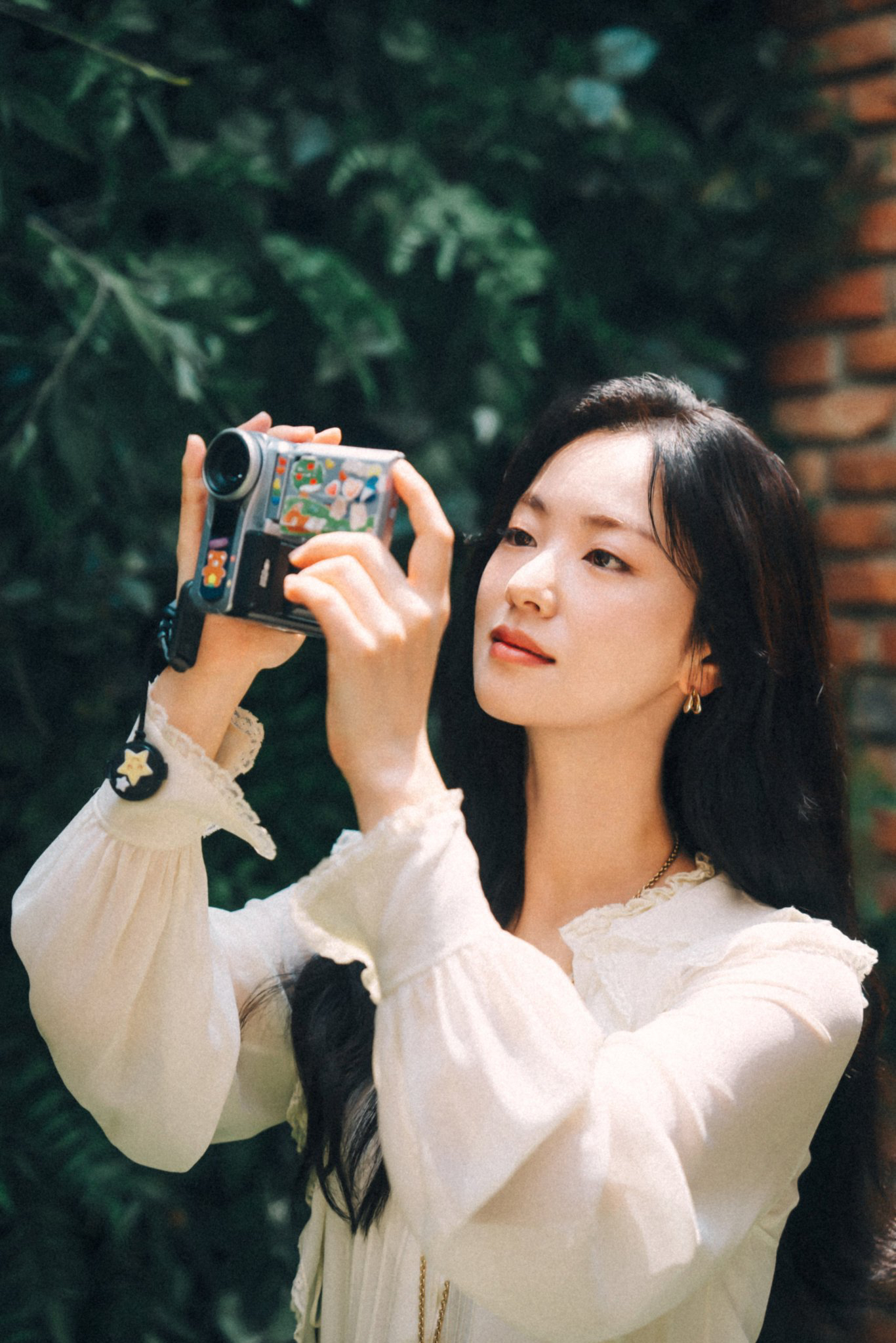 Behind-the-scenes cut of Jeon Yeobeen