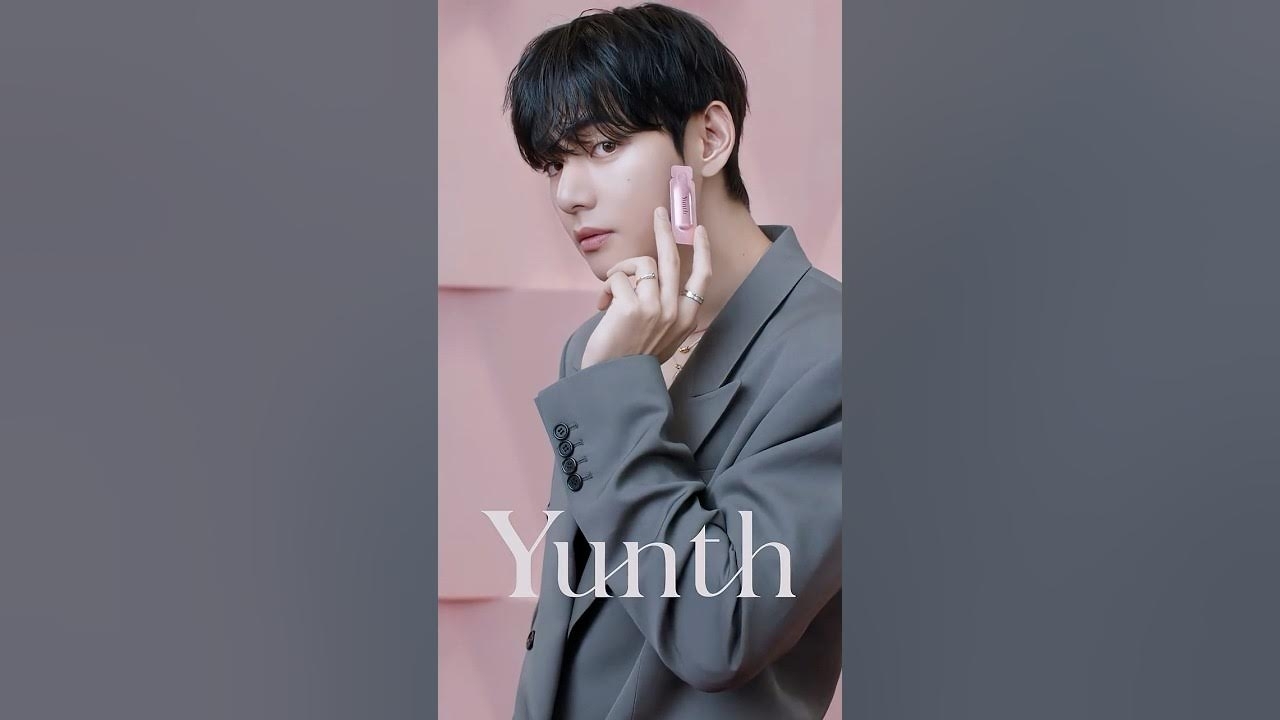 Recent activity shot of Kim Taehyung (V)