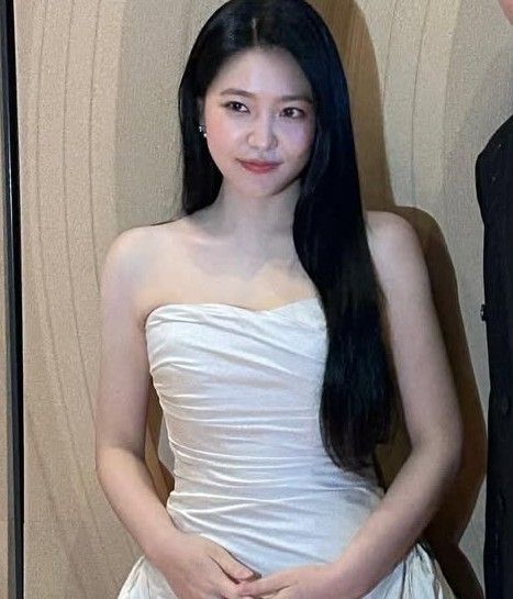 A moment captured by a fan of Yeri (1999)