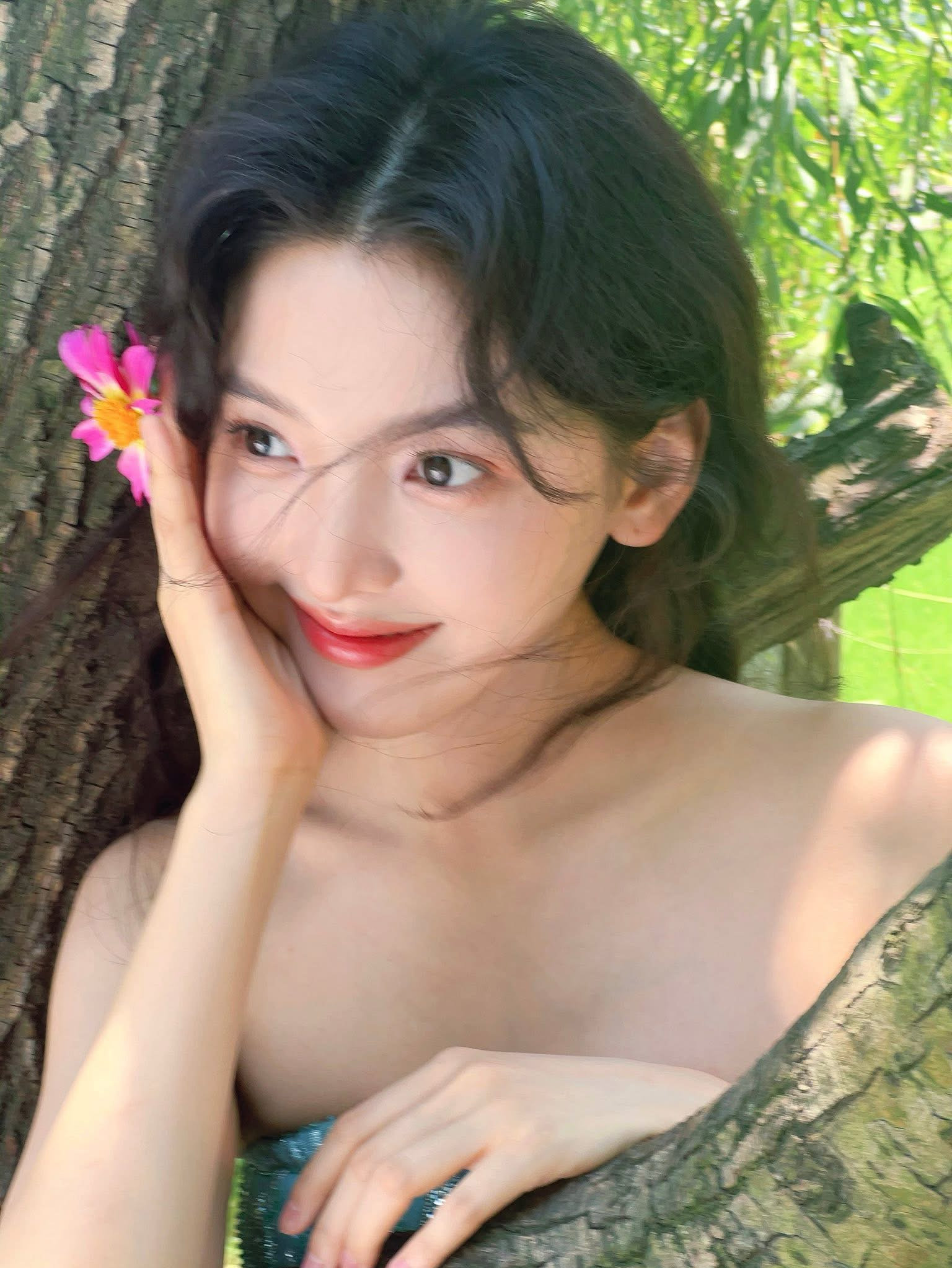 Behind-the-scenes cut of Zhang Ruonan