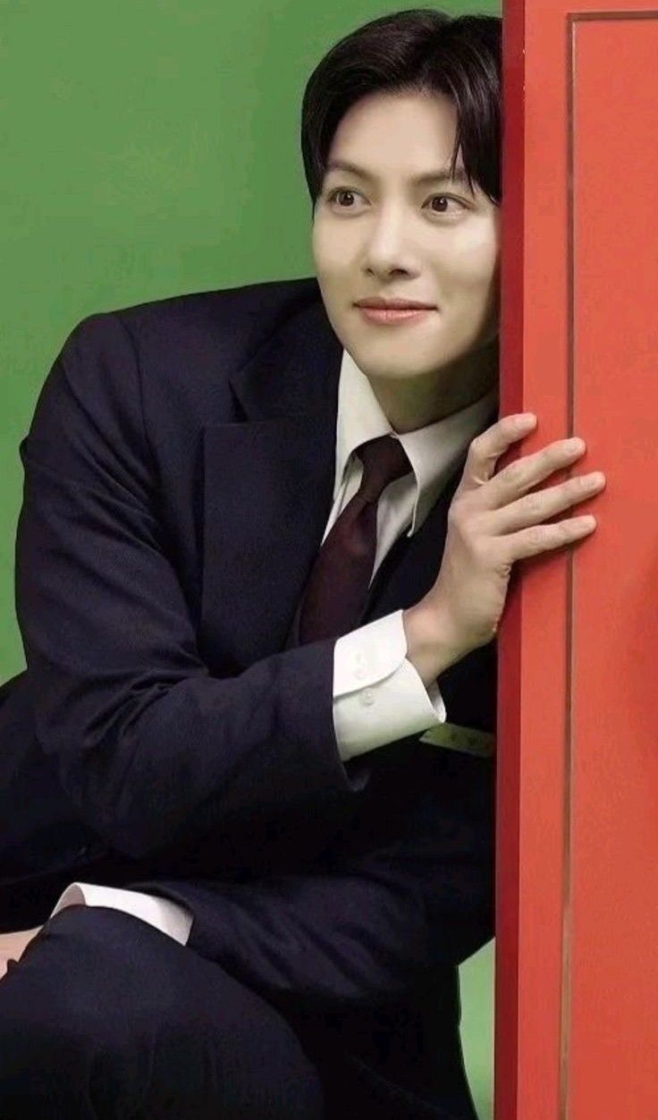 Behind-the-scenes cut of Ji Changwook