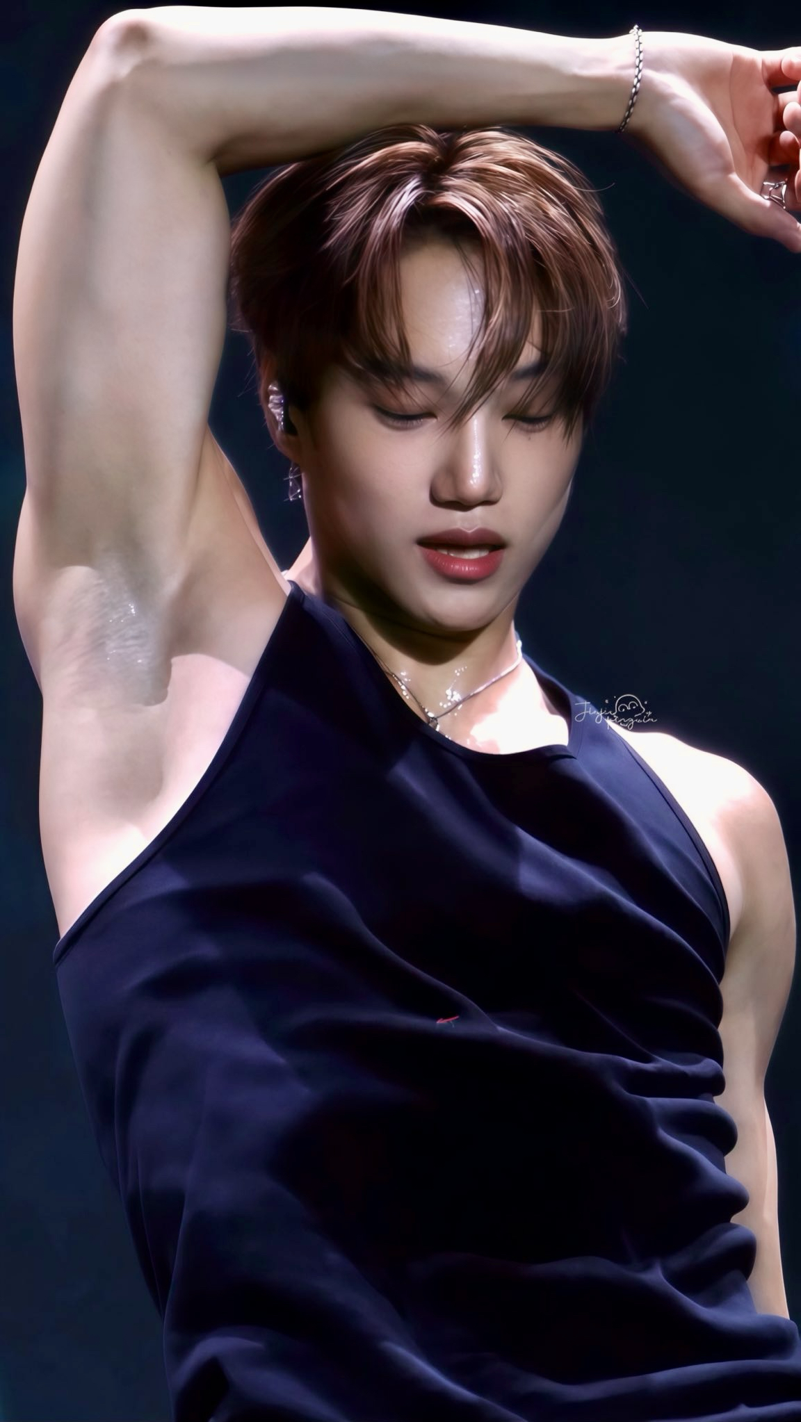 Special wallpaper made by KAI's fans