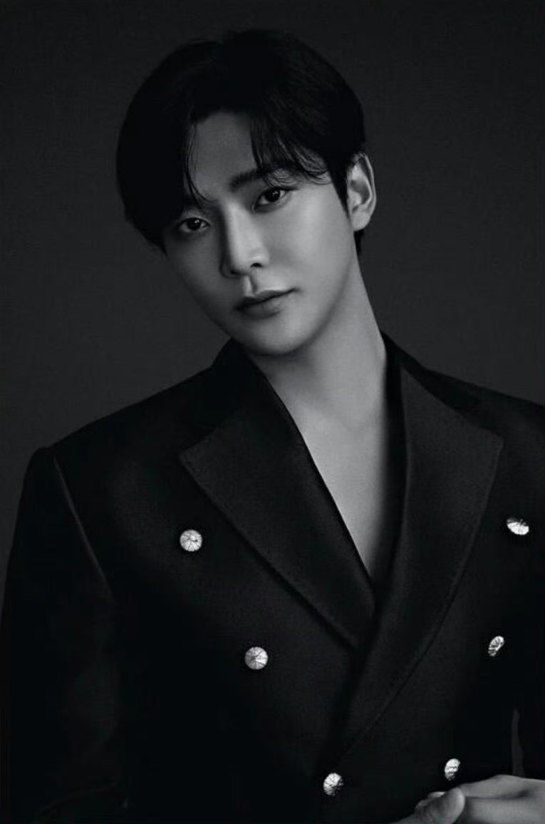 Foto terbaru dari Rowoon