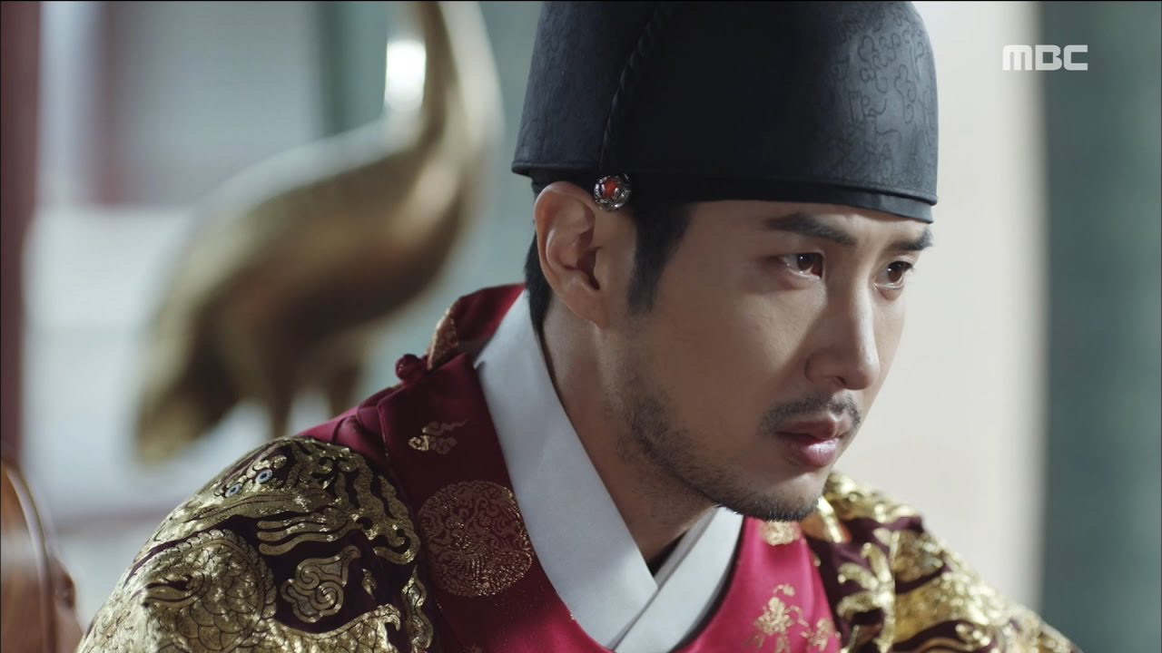 Behind-the-scenes cut of Yoon Kyunsang