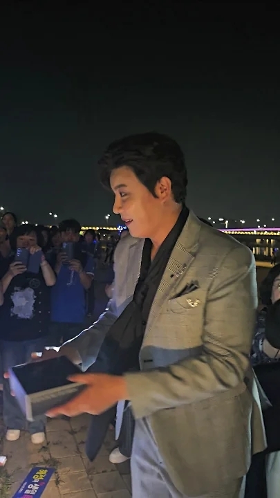 Jin Haesung background image recommended by Choeaedol Celeb fandom
