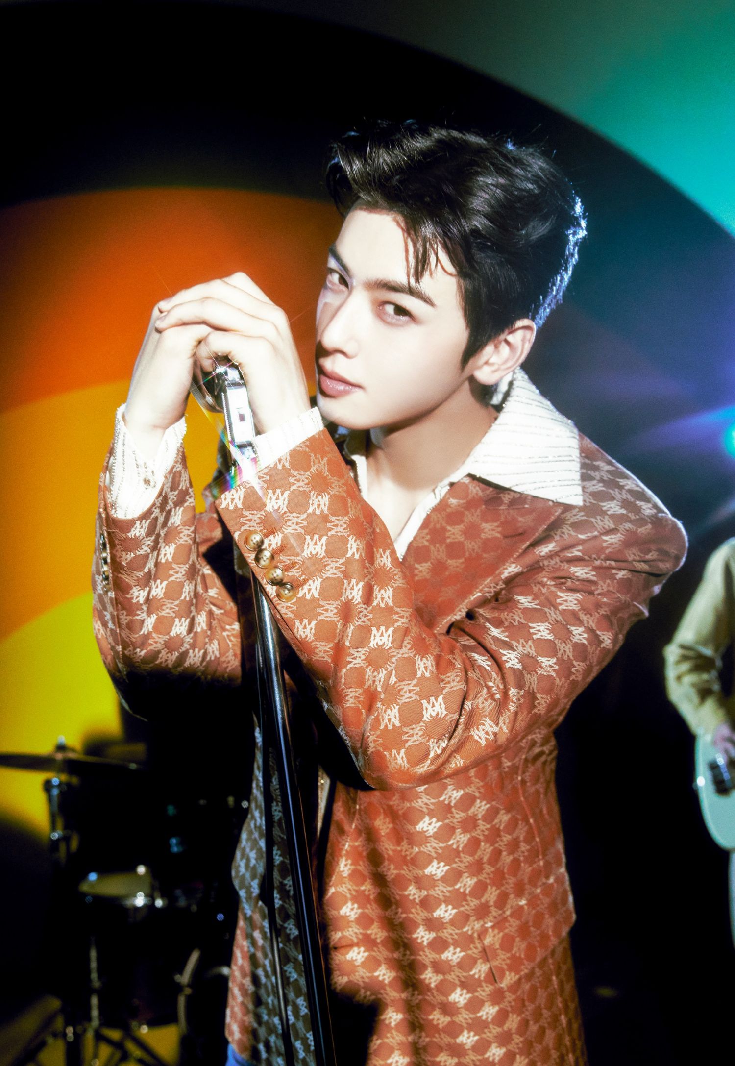 Behind-the-scenes cut of Cha Eunwoo