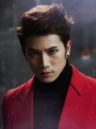 Behind-the-scenes cut of Ji Sung