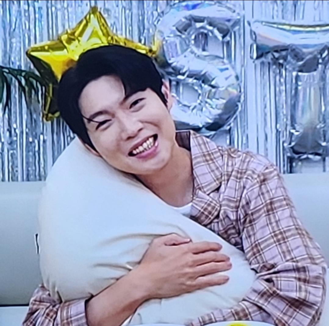 Behind-the-scenes cut of Son Taejin