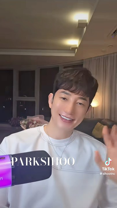 A moment captured by a fan of Park Sihoo
