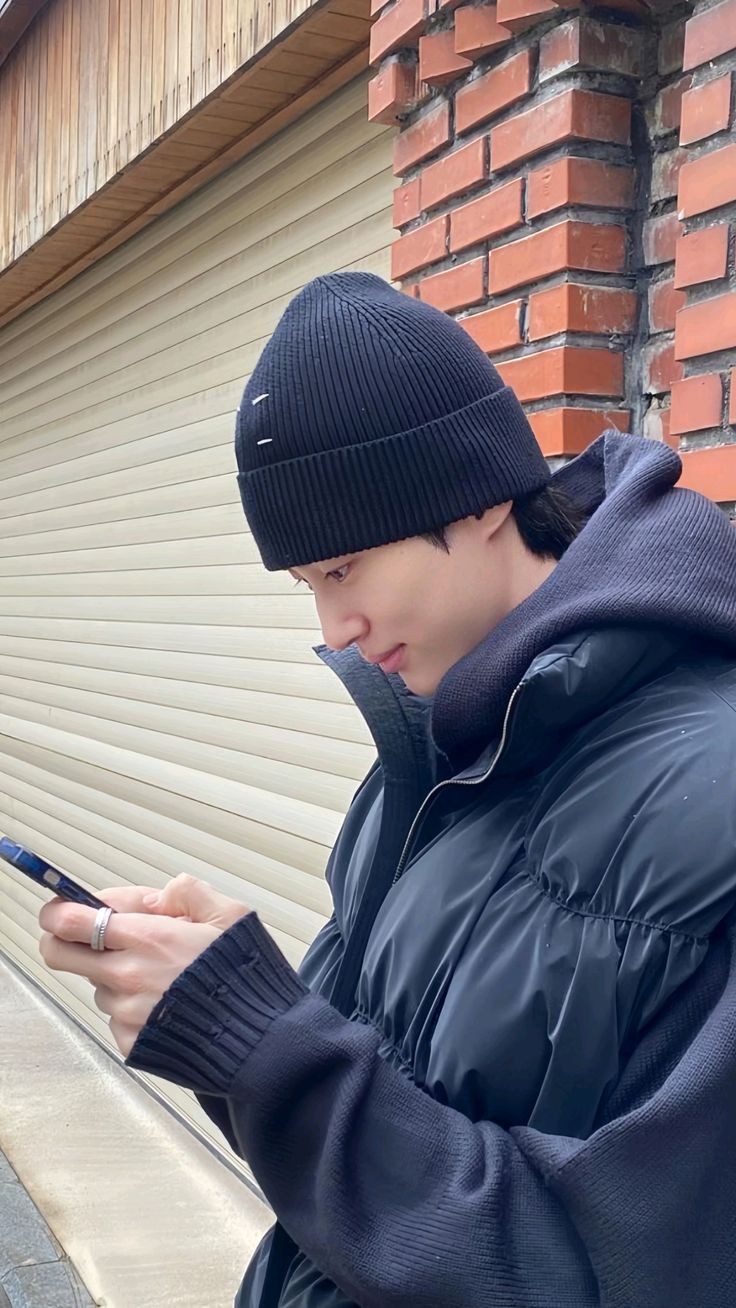 Behind-the-scenes cut of Byeon Wooseok