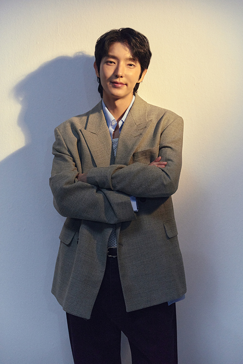 Behind-the-scenes cut of Lee Joongi