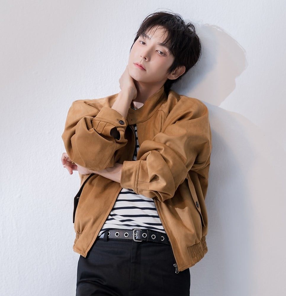 Behind-the-scenes cut of Lee Joongi