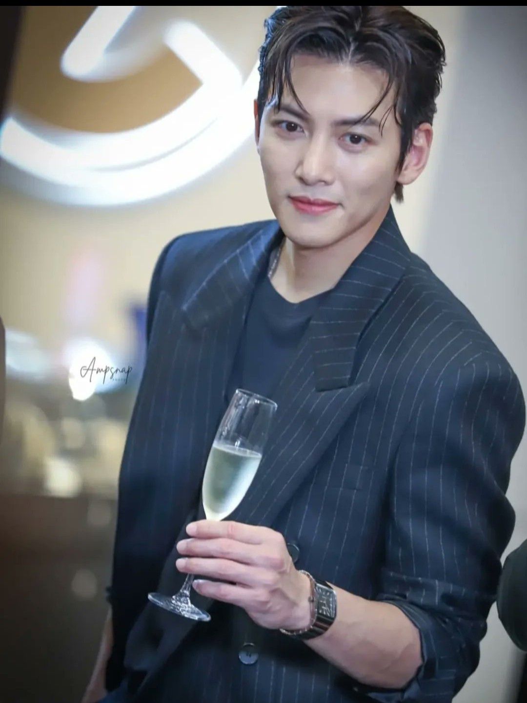 Behind-the-scenes cut of Ji Changwook