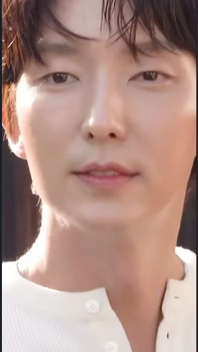 Behind-the-scenes cut of Lee Joongi