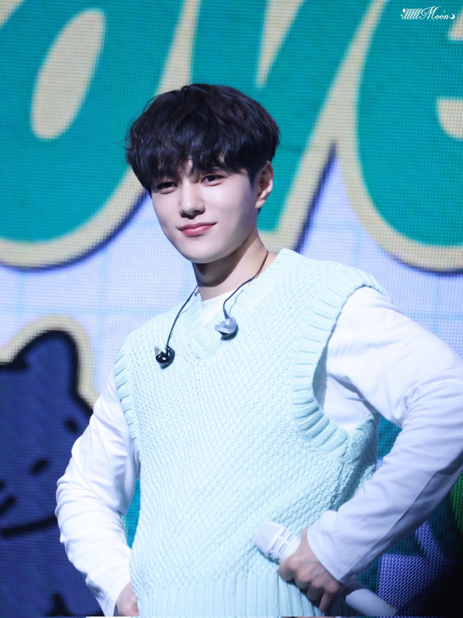 Latest photo of Kim Myungsoo (L)