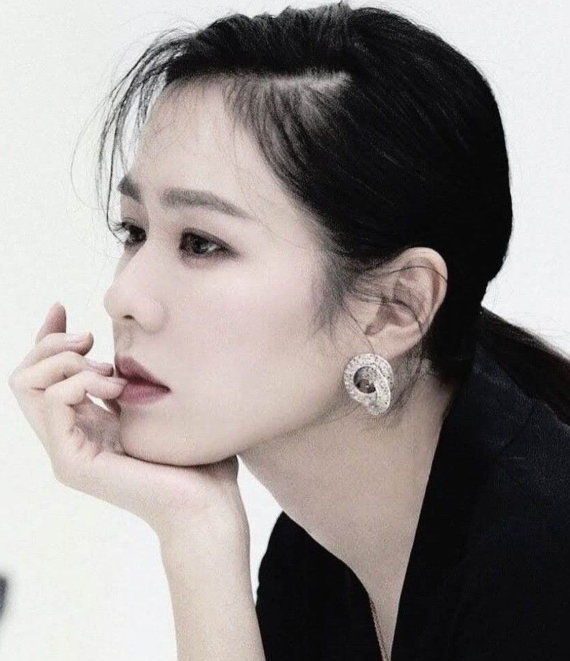Foto terbaru dari Son Yejin