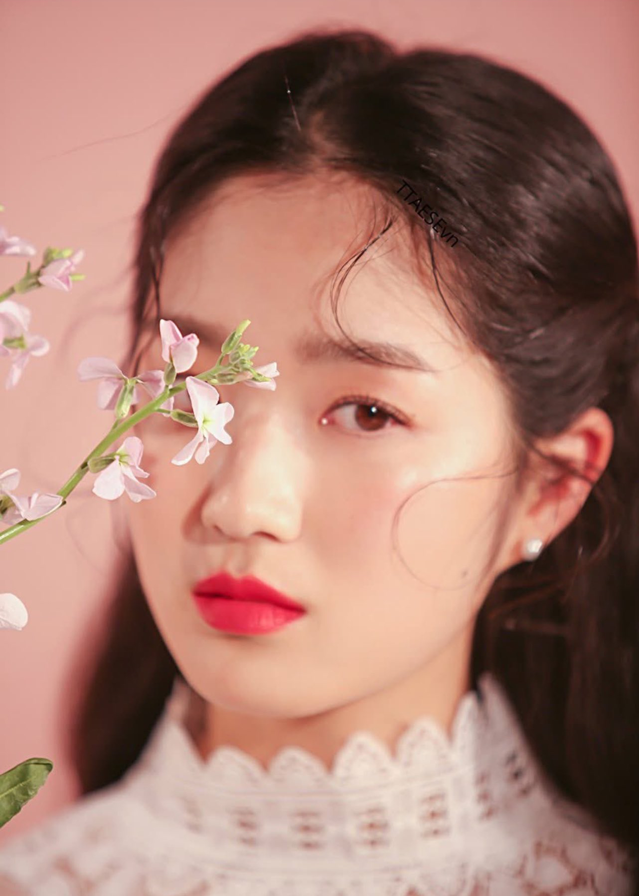 Recent activity shot of Kim Hyeyoon