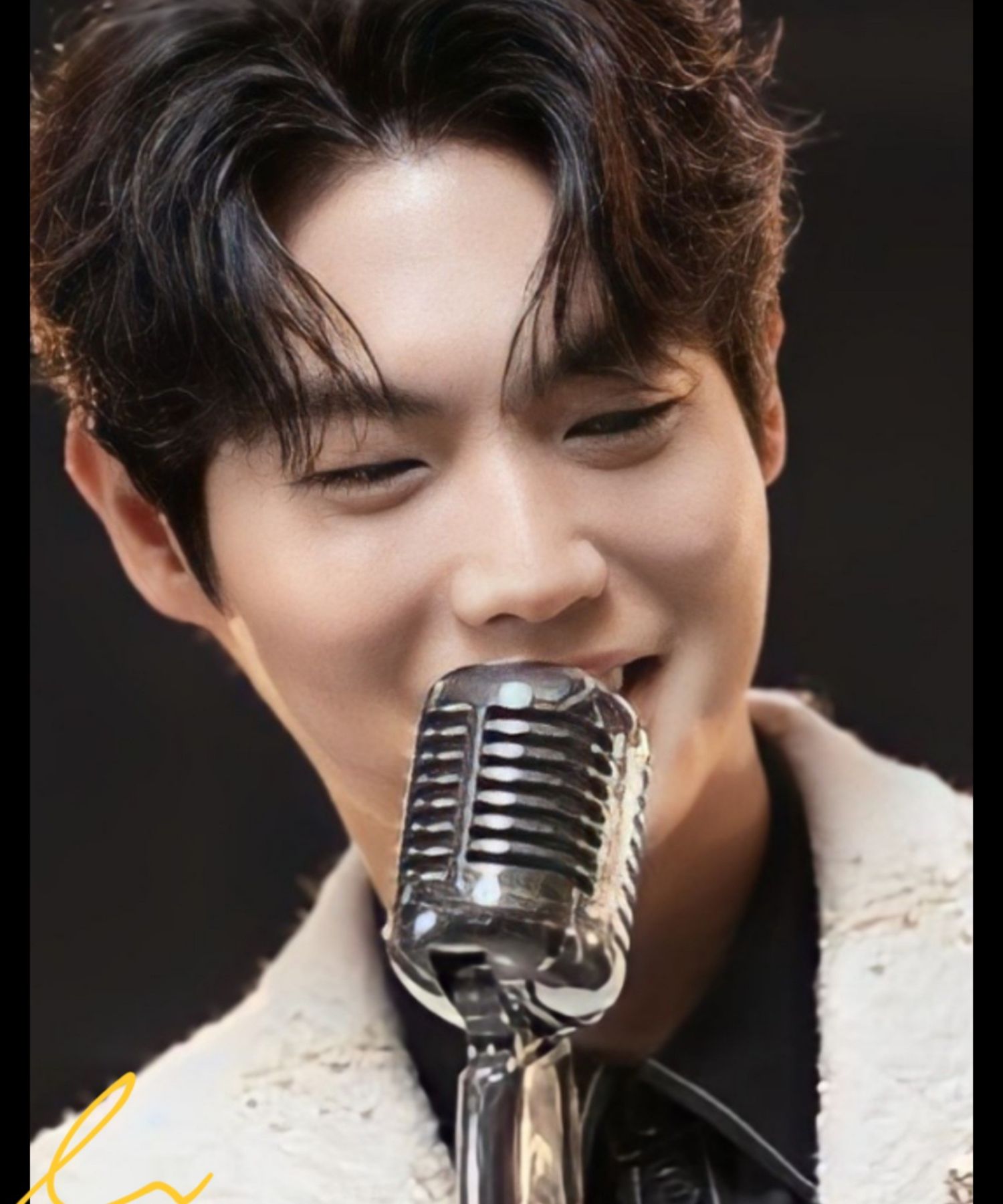 A moment captured by a fan of Son Taejin